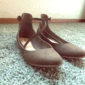 JustFab Lillie Flat (Olive)